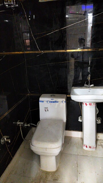 Bedroom in 2 BHK Builder Floor at Mohan Garden – for Sale