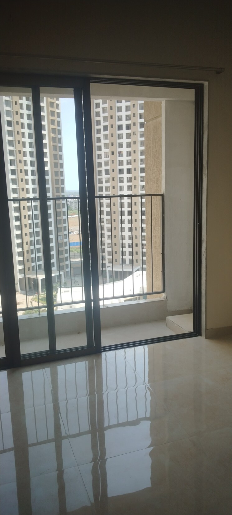 Room, sunteck-maxxworld 1 Bedroom 392 Sq.Ft. Apartment In Naigaon East Palghar 8040671