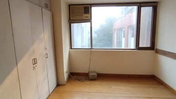  6 BHK Apartment at Safdarjang Enclave – for Sale