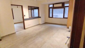 Room in 6 BHK Apartment at Safdarjang Enclave – for Sale