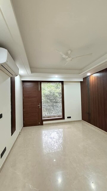 Room in 3 BHK Apartment at Ireo The Corridors, Sector 67a – for Sale