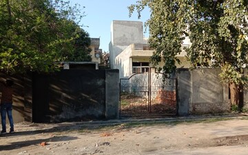 Plot For Sale in Sector 50