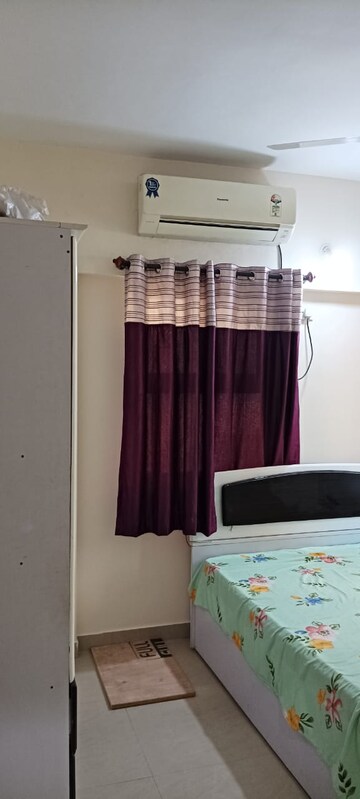 Room in 2 BHK Apartment at Raheja Vistas Phase 3, Mohammadwadi – for Rent