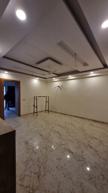 Furnished Amenities in 3 BHK Builder Floor at New Palam Vihar 3, Sector 111 – for Sale