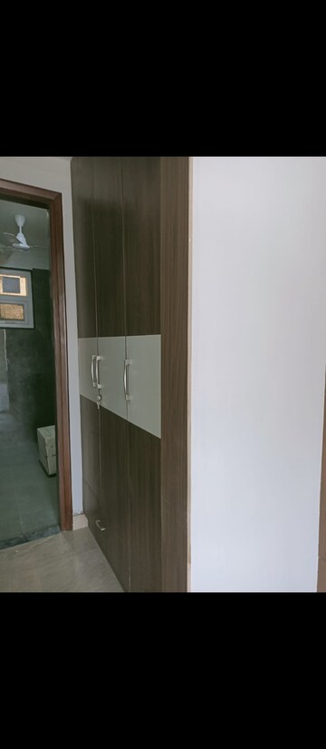 Room in 4 BHK Builder Floor at Palam Vihar Residents Association, Palam Vihar – for Rent