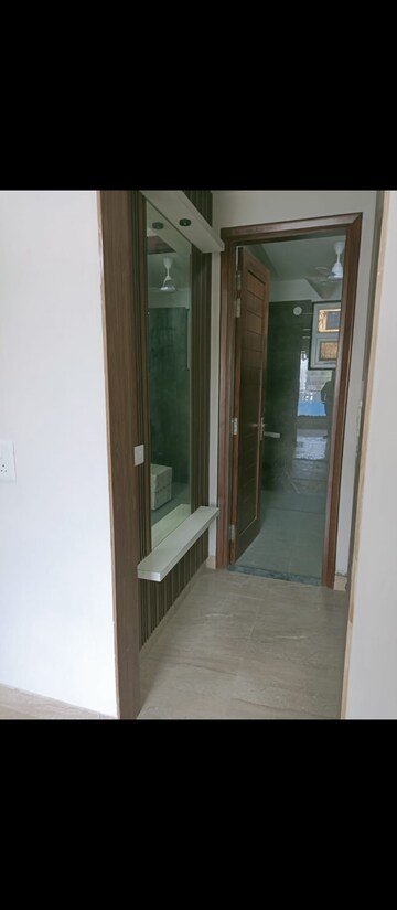 Master Bedroom in 4 BHK Builder Floor at Palam Vihar Residents Association, Palam Vihar – for Rent