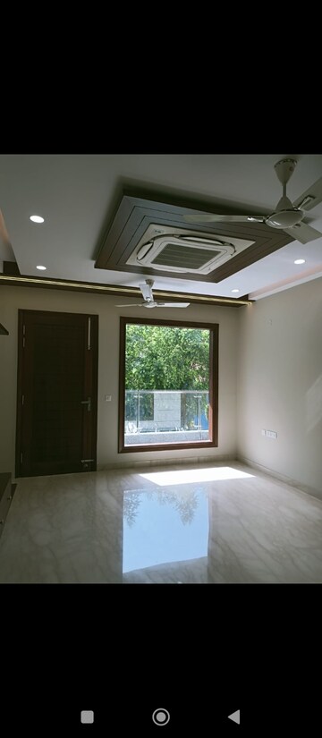 Room in 4 BHK Builder Floor at Palam Vihar Residents Association, Palam Vihar – for Rent
