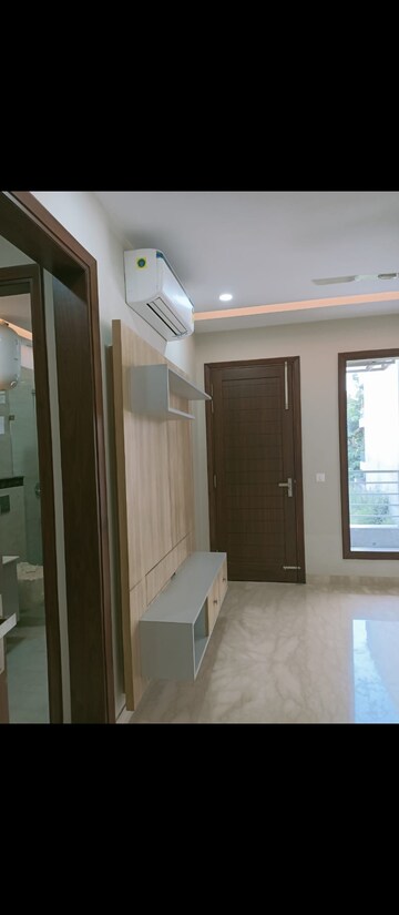 Building Lobby in 4 BHK Builder Floor at Palam Vihar Residents Association, Palam Vihar – for Rent