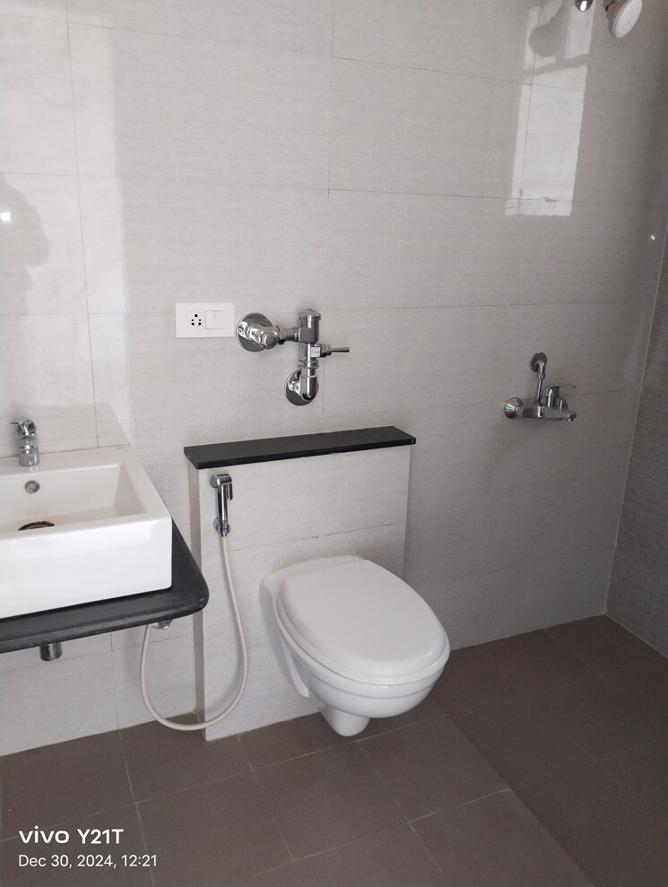 Bathroom, nyati-evara-2 3 Bedroom 1650 Sq.Ft. Apartment In Undri Pune 8041066