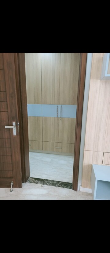 Master Bedroom in 4 BHK Builder Floor at Palam Vihar Residents Association, Palam Vihar – for Rent