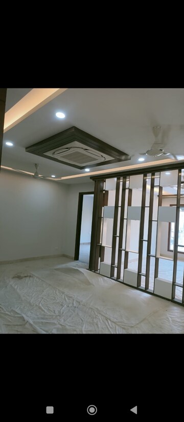 Bedroom in 4 BHK Builder Floor at Palam Vihar Residents Association, Palam Vihar – for Rent