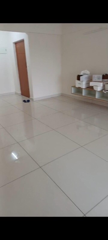 Room in 2 BHK Apartment at Mahaveer Celesse, Hunasamaranahalli – for Rent