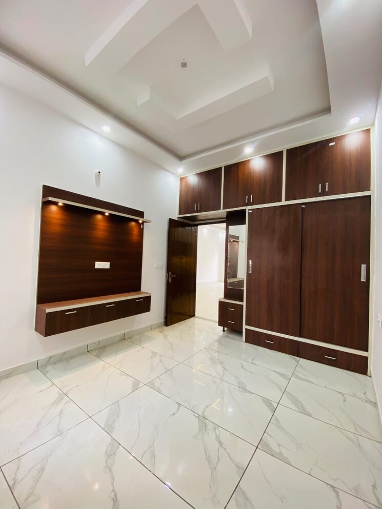 Room, greater mohali 5 Bedroom 132 Sq.Yd. Villa In Greater Mohali Mohali 8041055