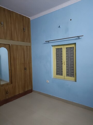 Room in 2 BHK Villa at Jankipuram – for Rent