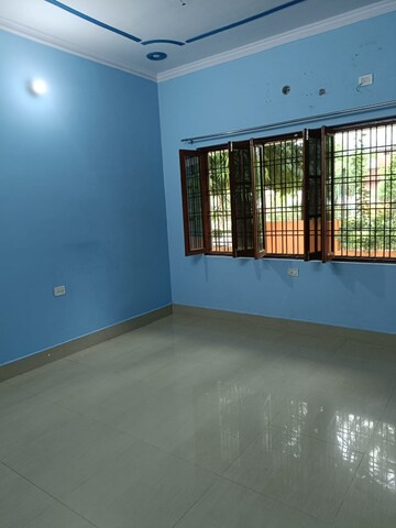 Room in 2 BHK Villa at Jankipuram – for Rent
