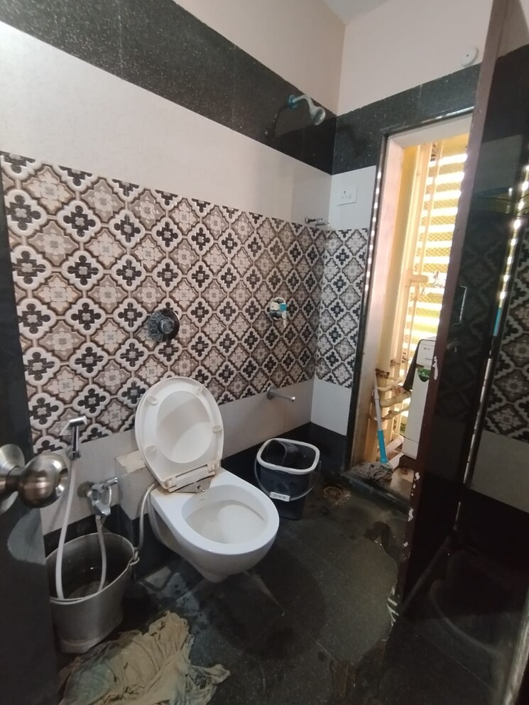 Bathroom, kirans-shree-smaran 2 Bedroom 600 Sq.Ft. Apartment In Kasarvadavali Thane 8041083