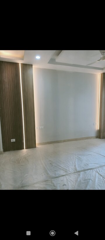 Room in 4 BHK Builder Floor at Palam Vihar Residents Association, Palam Vihar – for Rent