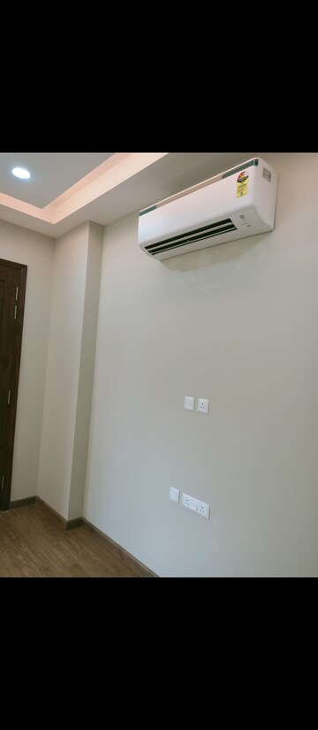 Room in 4 BHK Builder Floor at Palam Vihar Residents Association, Palam Vihar – for Rent