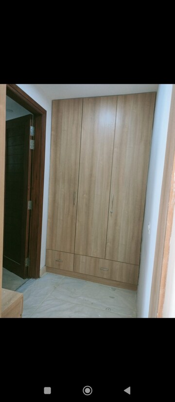 Building Lobby in 4 BHK Builder Floor at Palam Vihar Residents Association, Palam Vihar – for Rent