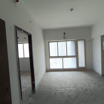 Room in 2 BHK Apartment at Omkar Signet, Malad East – for Rent
