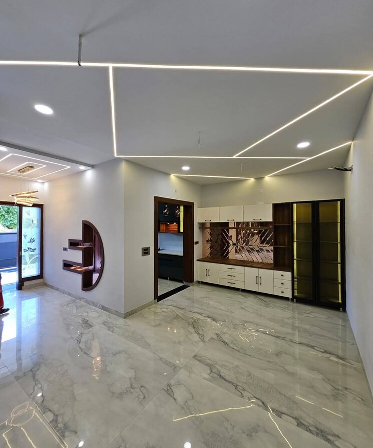  Parking, sunny enclave 5 Bedroom 220 Sq.Yd. Independent House In Sunny Enclave Mohali 8041134