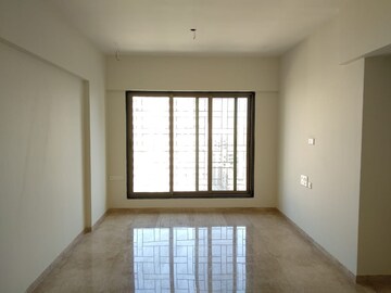 Room in 3 BHK Apartment at Lashkaria Green Height, Jogeshwari West – for Rent