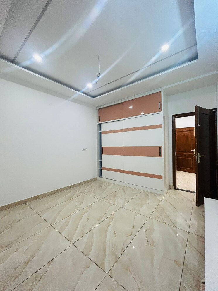 Room, kharar road 3 Bedroom 120 Sq.Yd. Independent House In Kharar Road Mohali 8041114