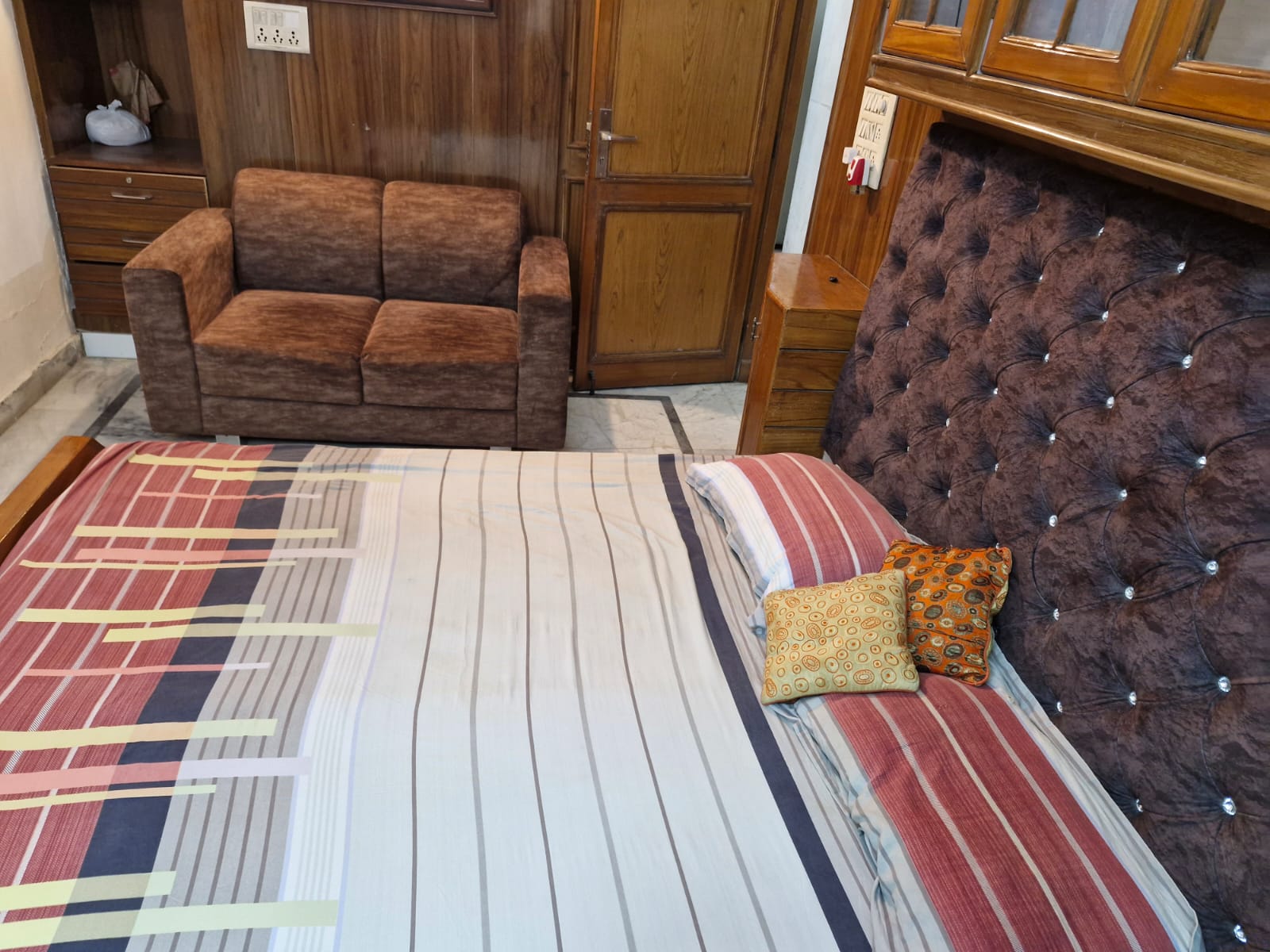 Plot For Sale in Old DLF Colony