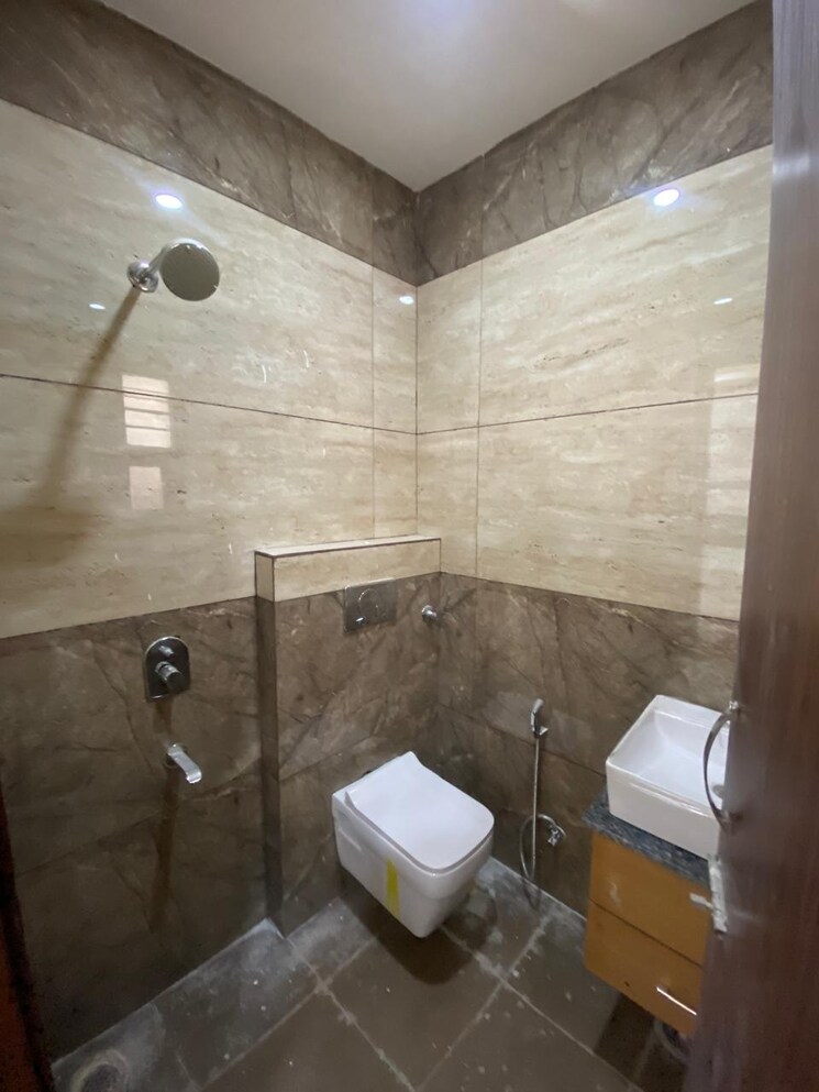 Bathroom, greater mohali 5 Bedroom 2200 Sq.Ft. Penthouse In Greater Mohali Mohali 8041160