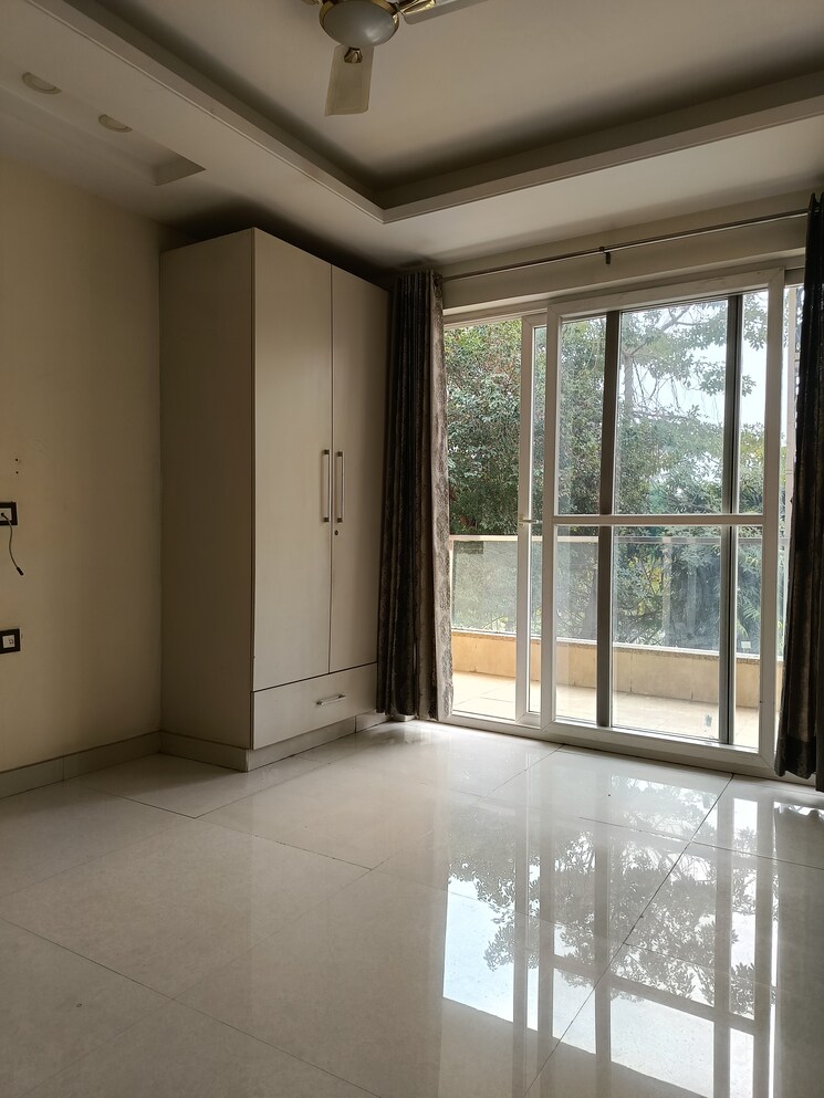 Room, unitech-south-city-ii 3 Bedroom 1800 Sq.Ft. Builder Floor In Sector 50 Gurgaon 8041183