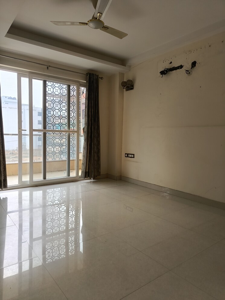 Room, unitech-south-city-ii 3 Bedroom 1800 Sq.Ft. Builder Floor In Sector 50 Gurgaon 8041183