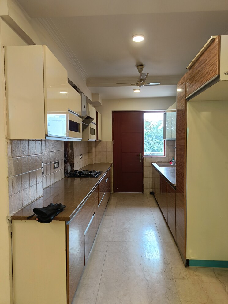 Kitchen, unitech-south-city-ii 3 Bedroom 1800 Sq.Ft. Builder Floor In Sector 50 Gurgaon 8041183
