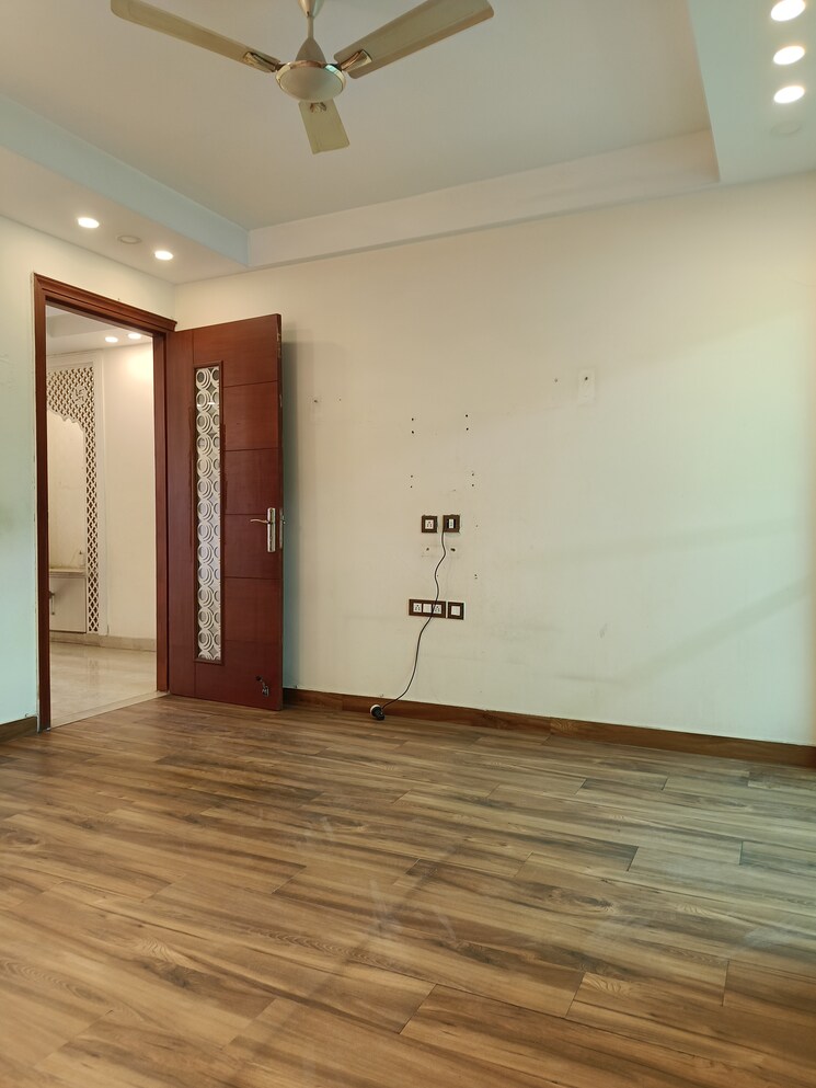Room, unitech-south-city-ii 3 Bedroom 1800 Sq.Ft. Builder Floor In Sector 50 Gurgaon 8041183