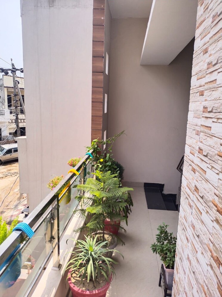 Balcony, kharar road 2 Bedroom 120 Sq.Yd. Independent House In Kharar Road Mohali 8041188