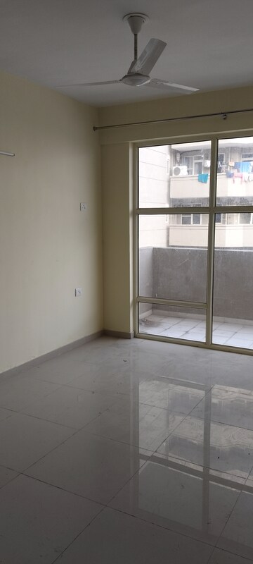 2 BHK Apartment For Rent in Pyramid Elite, Sector 86