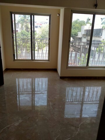 Room in 2 BHK Apartment at Vile Parle West – for Sale