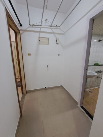  1 BHK Apartment at Abhishek Apartments Malad, Malad East – for Rent
