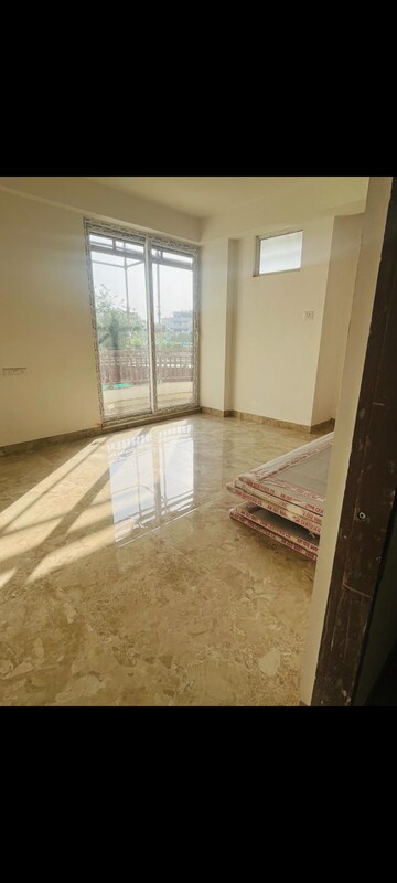 Room in 3.5 BHK Apartment at Ratan Galaxy, Vrindavan Yojna – for Sale