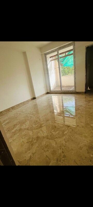 Room in 3.5 BHK Apartment at Ratan Galaxy, Vrindavan Yojna – for Sale