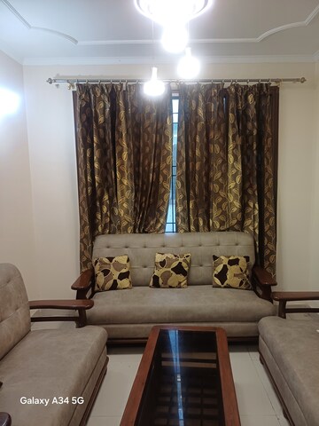 Furnished Amenities in 2 BHK Apartment at Penta Homes, Vip Road – for Rent