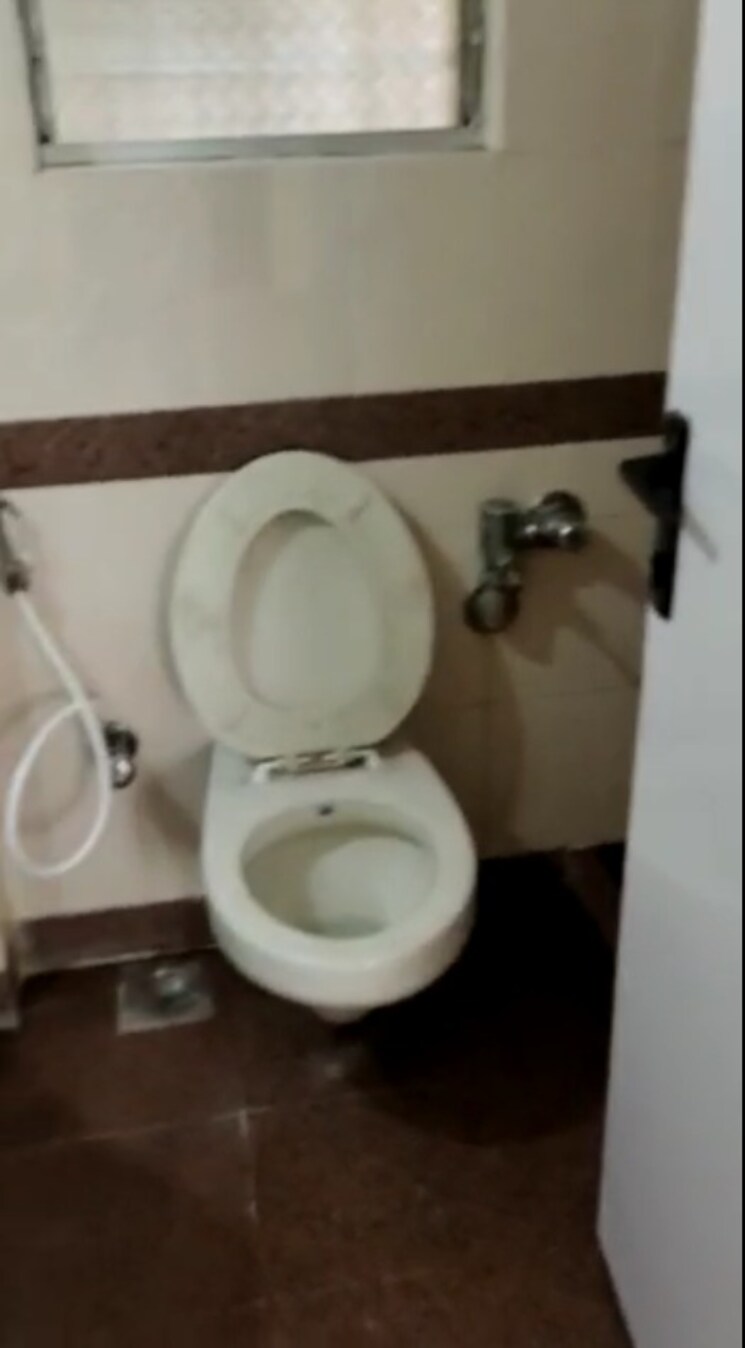 Bathroom, tarangan-towers 2.5 Bedroom 1100 Sq.Ft. Apartment In Samata Nagar Thane 8041366