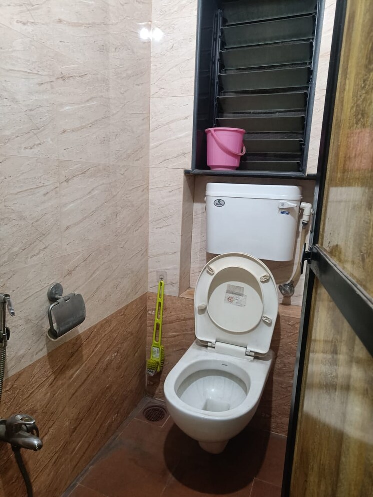 Bathroom, vrindavan-chs-thane-west 2 Bedroom 770 Sq.Ft. Apartment In Vrindavan Society Thane 8041377