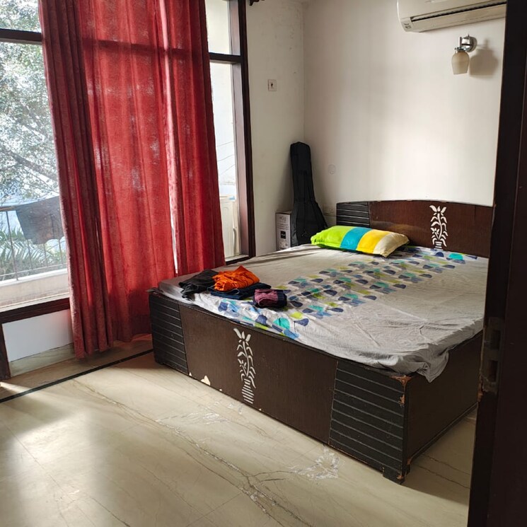 Room, sector 50 3 Bedroom 240 Sq.Yd. Builder Floor In Sector 50 Gurgaon 8041371
