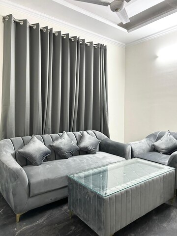 Bedroom in 2 BHK Apartment at Pioneer Park Phase 1, Sector 61 – for Rent