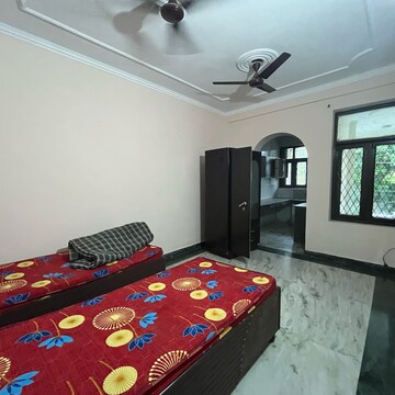 Room in 1.5 BHK Builder Floor at Ansal Sushant Lok I, Sector 43 – for Rent