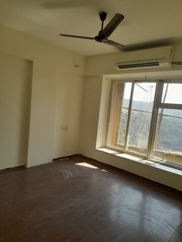 Room in 2 BHK Apartment at Shrishti Synchronicity, Chandivali – for Rent