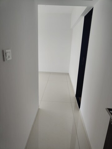Room in 2 BHK Apartment at Arkade Aspire, Goregaon East – for Rent