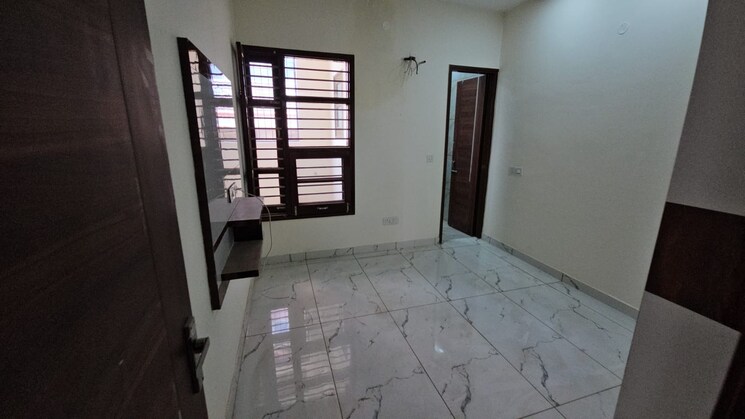 Room, ghazipur 4 Bedroom 3500 Sq.Ft. Independent House In Ghazipur Zirakpur 8041445