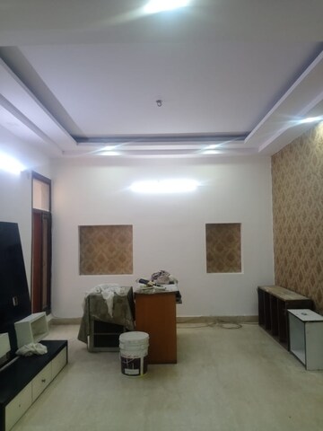 Living Room in 3.5 BHK Apartment at Paschim Vihar – for Rent
