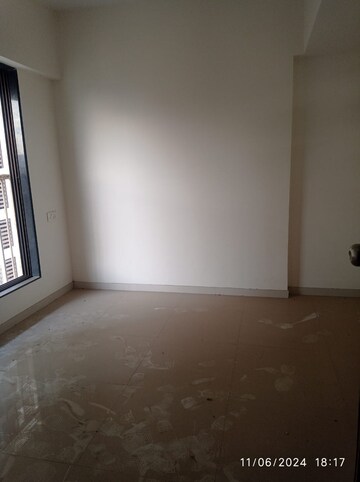 Room in 1 BHK Apartment at Bhoomi Samarth, Goregaon East – for Rent